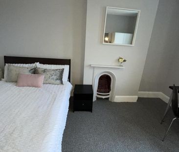 1 bedroom in a house share to rent - Photo 4