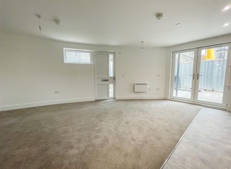 Flat 92, 7 Martin Court, Hastings, TN34 1EF - Photo 3
