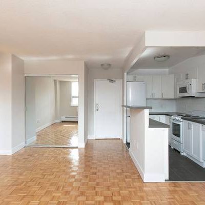 Sept 1 ❤ Unfurnished 1 bdr Apartment w/ balcony @Saint Clair/Bathurst - Photo 4