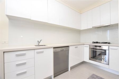 1107/63 Whiteman Street - Photo 3