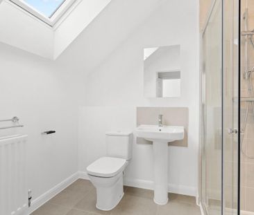 3 bedroom semi-detached house to rent - Photo 3