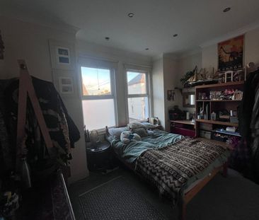 Room in a Shared House, Brading Road, SW2 - Photo 4