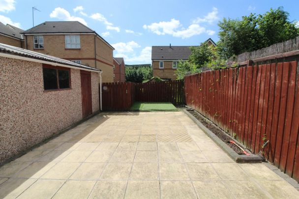 Magdalin Drive, Stanningley, Leeds, LS28 6LD - Photo 1