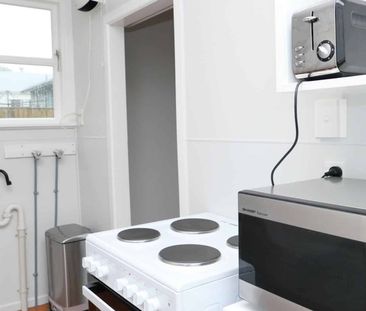 Charming, Well-Presented One-Bedroom Home in the Heart of Brooklyn - Photo 5