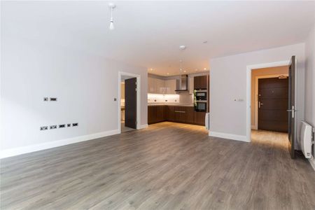 Two bedroom apartment in a unique landmark development at the edge of the Pantiles - Photo 5