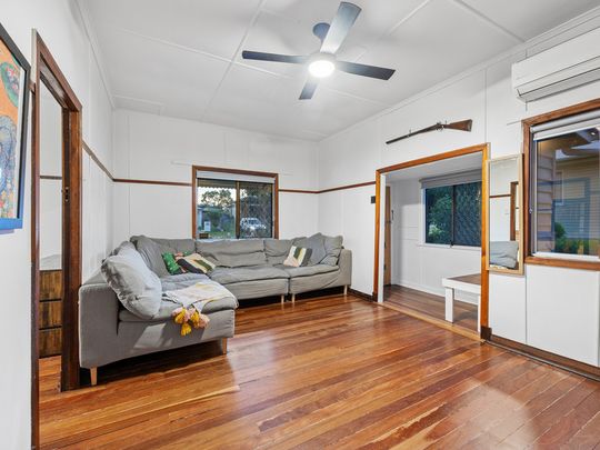 7 Greenham Street, Raceview QLD 4305 - House For Rent | Domain - Photo 1