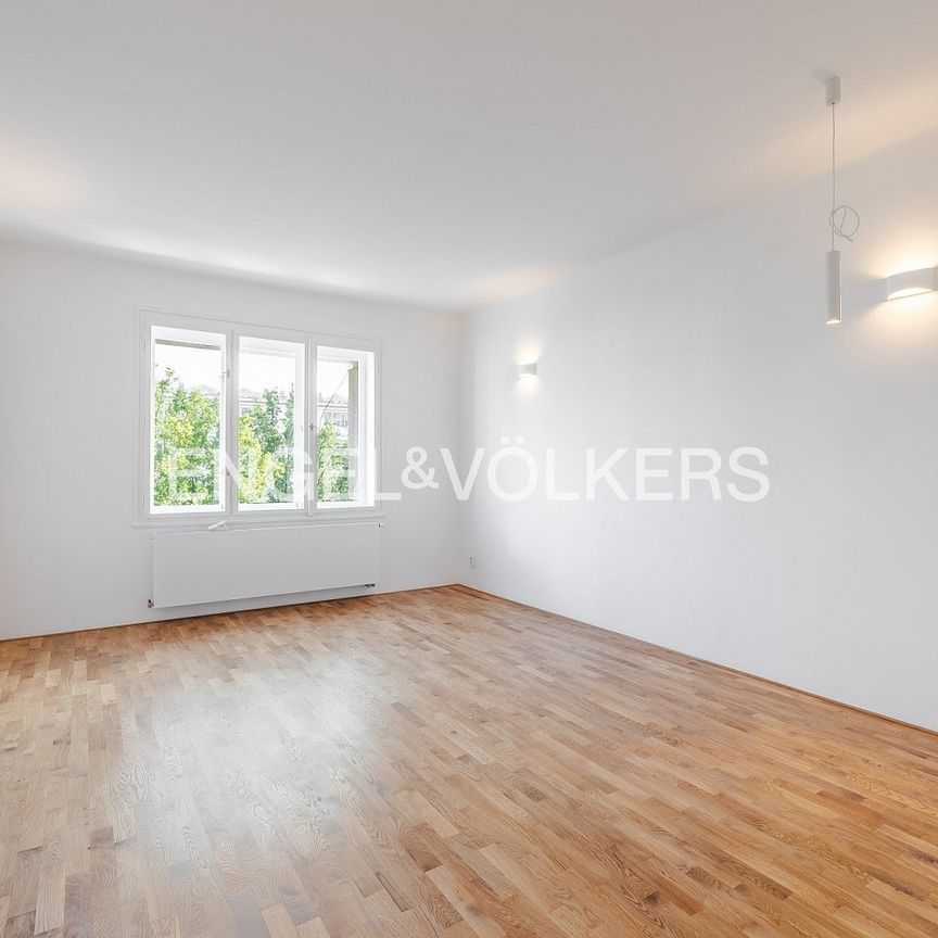 Pronájem bytu 2+kk 55 m² - Fotografie 1