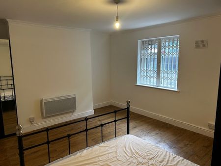 2 Bed Flat, Eastdown Park, SE13 - Photo 4