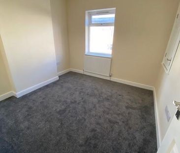 2 bedroom semi-detached house to rent - Photo 4