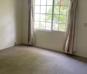 3-bedroom, 2-bathroom townhouse - Photo 6