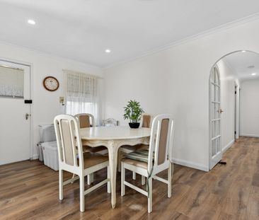 Spacious Family Home with Practical Floorplan & Expansive Yards - Photo 3