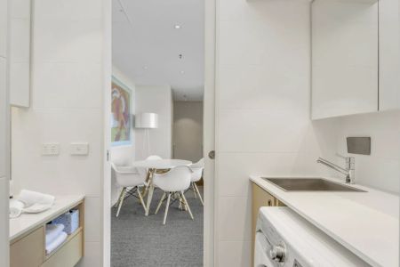 Unit 702/33 Warwick Street, - Photo 3