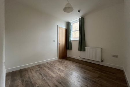 Dove Bank, Uttoxeter - Photo 5