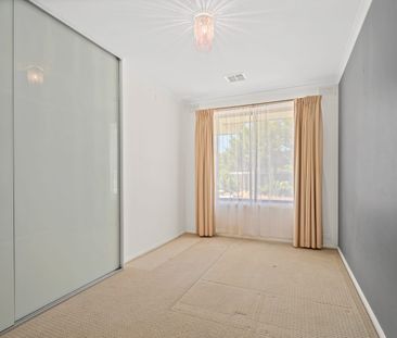 GREAT FAMILY HOME IN EXCELLENT LOCATION! - Photo 1