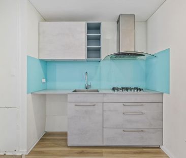 Harbour Bridge Views & Prime North Sydney Lifestyle - Photo 3