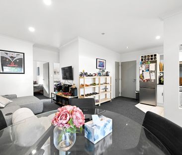 This tidy, low-maintenance unit offers comfortable and convenient l... - Photo 2