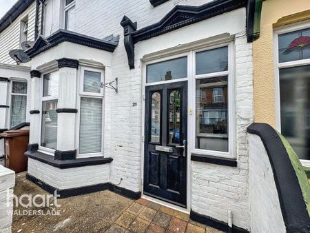 1 bedroom in a house share to rent - Photo 5