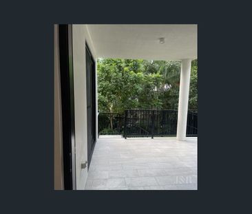 Ground Floor Unit with Private Backyard in Prime Windsor Location - Photo 5