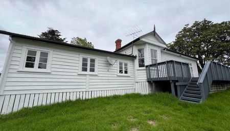 Newly Renovated in Helensville - Photo 5