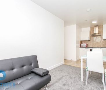 1 bed Apartment for Rent - Photo 2