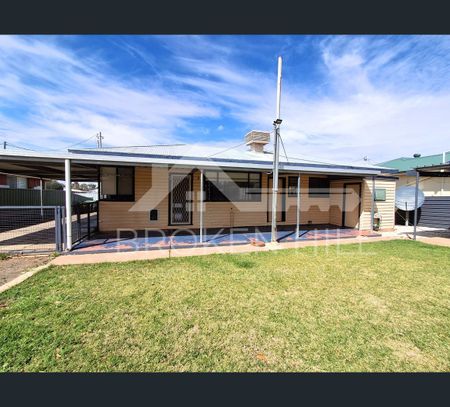 28 Thomas Ln, Broken Hill, NSW 2880 - Photo 3