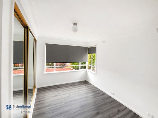 Spacious Family Home with Separate Studio, Double Garage & Generous Backyard - Photo 1