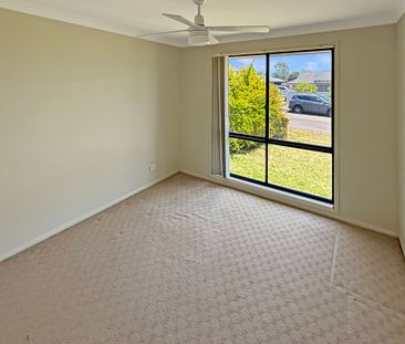 THE IDEAL FAMILY HOME IN SOUGHT-AFTER WARNERS BAY - Photo 6