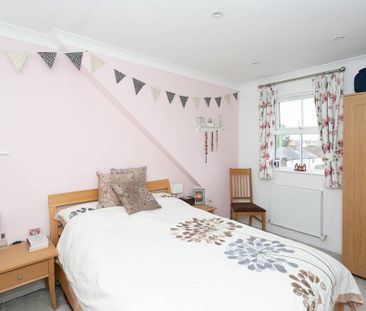 4 bedroom semi-detached house to rent - Photo 6