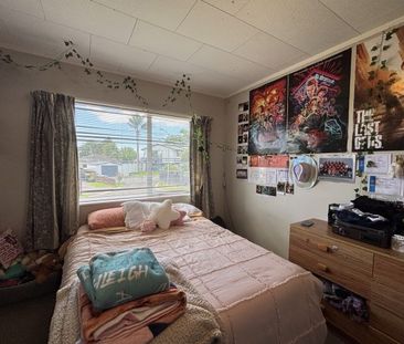 Location Location! - Photo 6