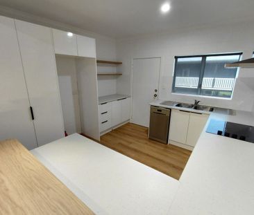 Fully renovated unit close to town. - Photo 3
