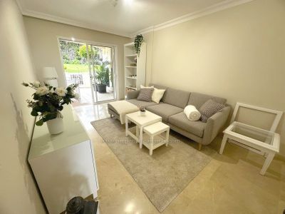 Cozy and elegant apartment for seasonal rental. With garage and heated pool - Photo 3