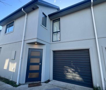3 Bedroom townhouse, 2017 build, 2 car parking, - Photo 4