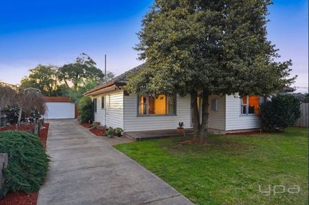 Charming Family Home in the Heart of 'Old Werribee' - Photo 2