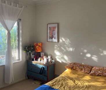 Thornbury - Photo 1