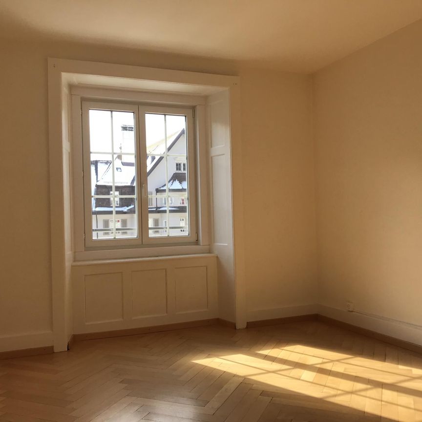 Rue Louis-Agassiz 10, appartement 1er étage Ouest. - Photo 1