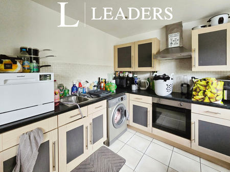 2 bedroom flat to rent - Photo 4