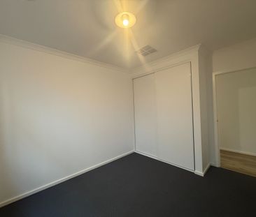 Spacious & Stylish Family Home with Modern Comforts - Photo 2