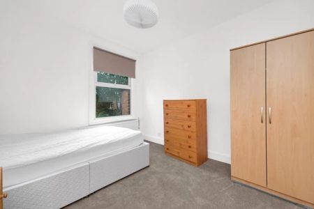 3 Bedroom House - Photo 3