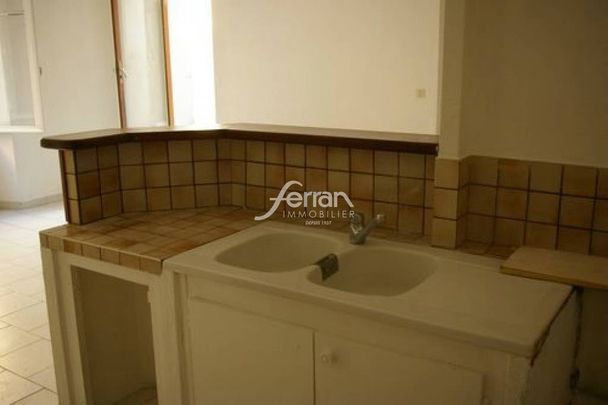 Location Appartement 3 pièces 88m² SALERNES 83690 - Photo 1