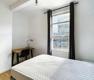 3 bedroom flat to rent - Photo 4