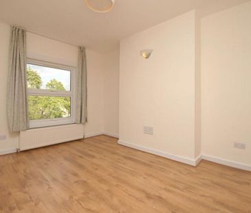 3 bedroom flat to rent - Photo 5