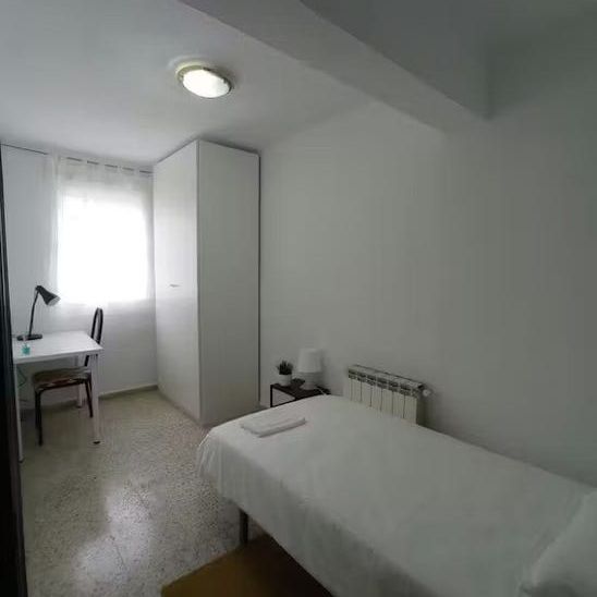 Calle del Poeta Blas de Otero, Madrid, Community of Madrid 28017 - Photo 1