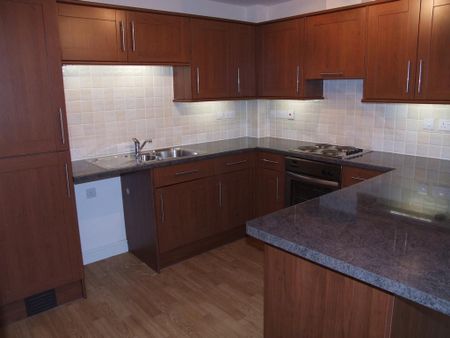 2 bedroom flat to rent - Photo 2