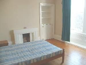 3 bedroom flat to rent - Photo 3