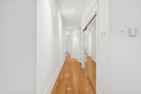 2090 Rue Sherbrooke O., Montréal (Ville-Marie), QC H3H - Photo 2