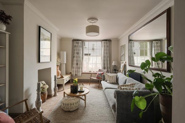 2 bedroom end of terrace house to rent - Photo 1