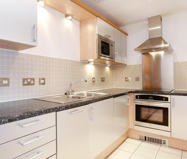 1 bedroom penthouse to rent - Photo 4