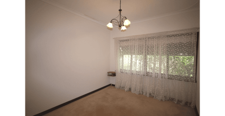 Below-Market Rental: 3-Bedroom Dianella Home with Jarrah Floors - Photo 2