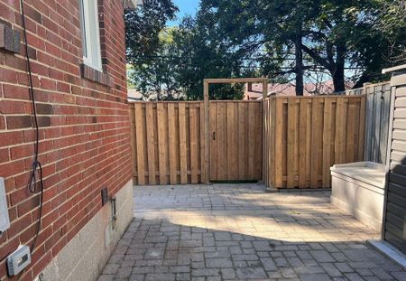 For Lease - 16 Robertsfield Crescent, Toronto, Ontario - Photo 5