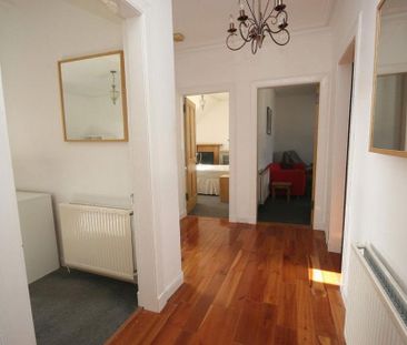 3 bedroom flat to rent - Photo 4